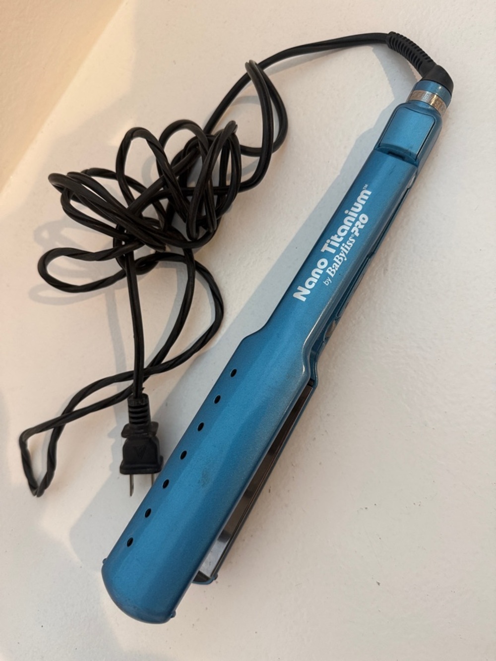 BaByliss Nano Titanium Flat Iron - Metallic Blue